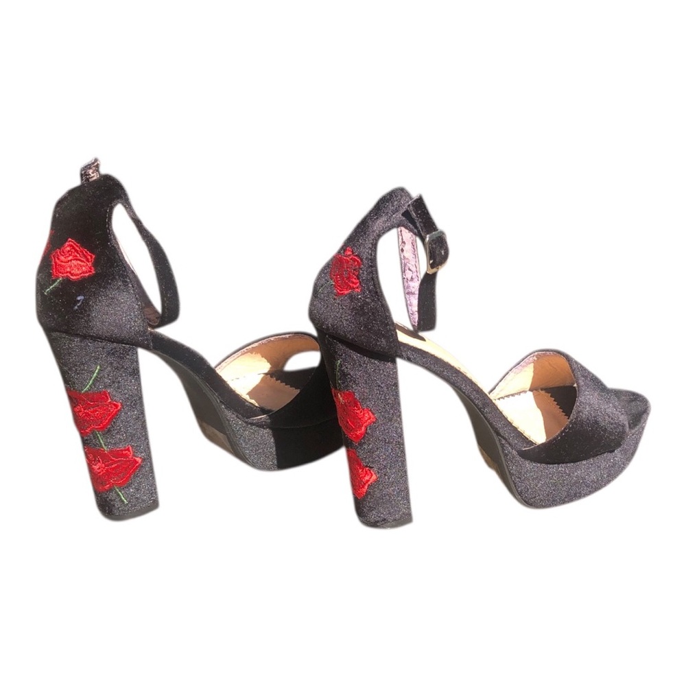 Melly Nottion Black Velvet Embroidered Roses Heels - Picture 3 of 6